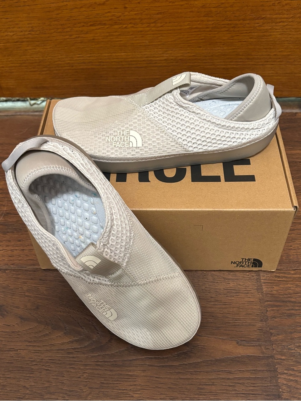 The North Face Base Camp Mule Slip-On Shoes - Men's 7 / Women's 9. NIB